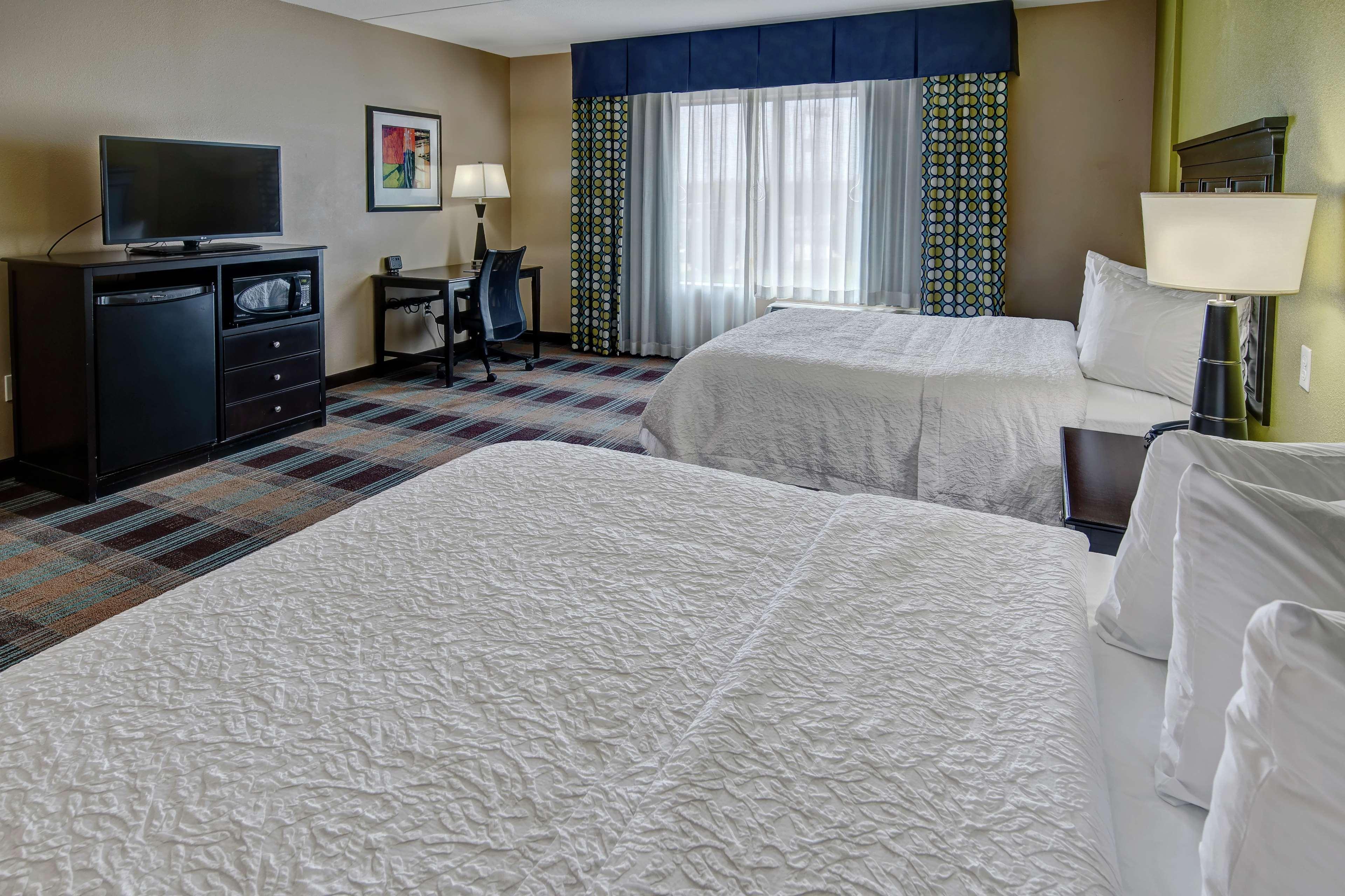 Hampton & Hotel 3*