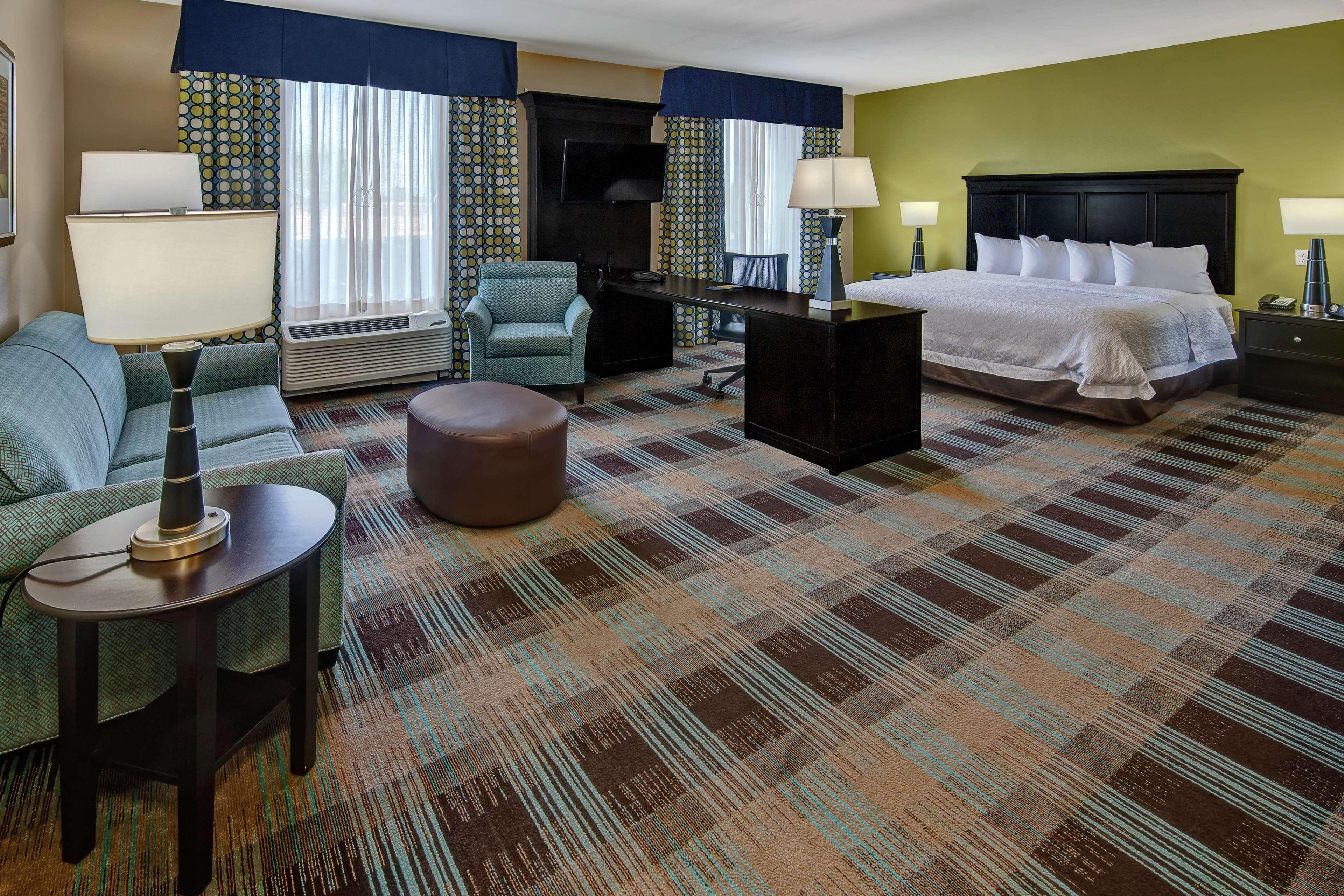Hotel Hampton & Clarksville