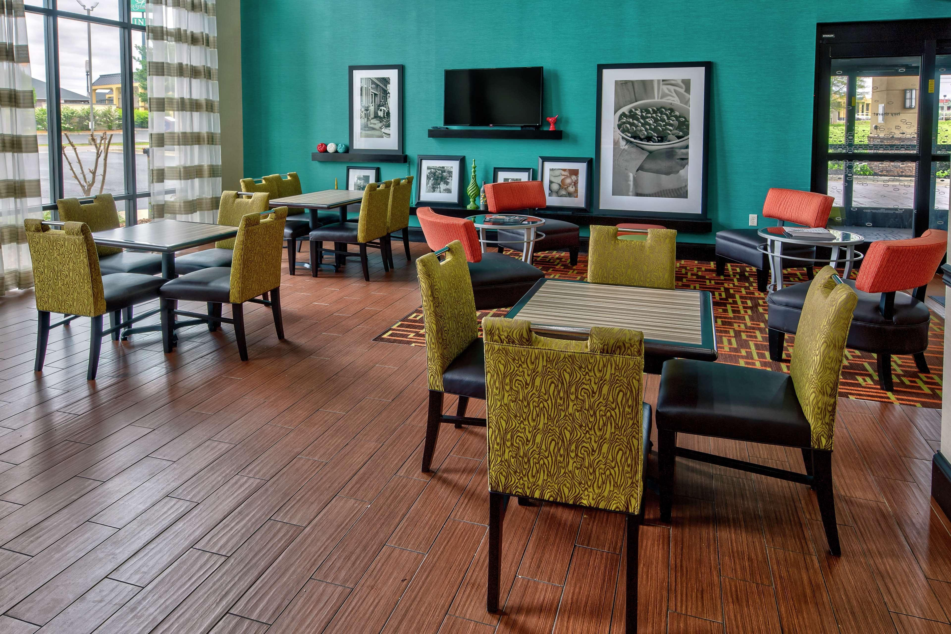 Hotel Hampton & Clarksville