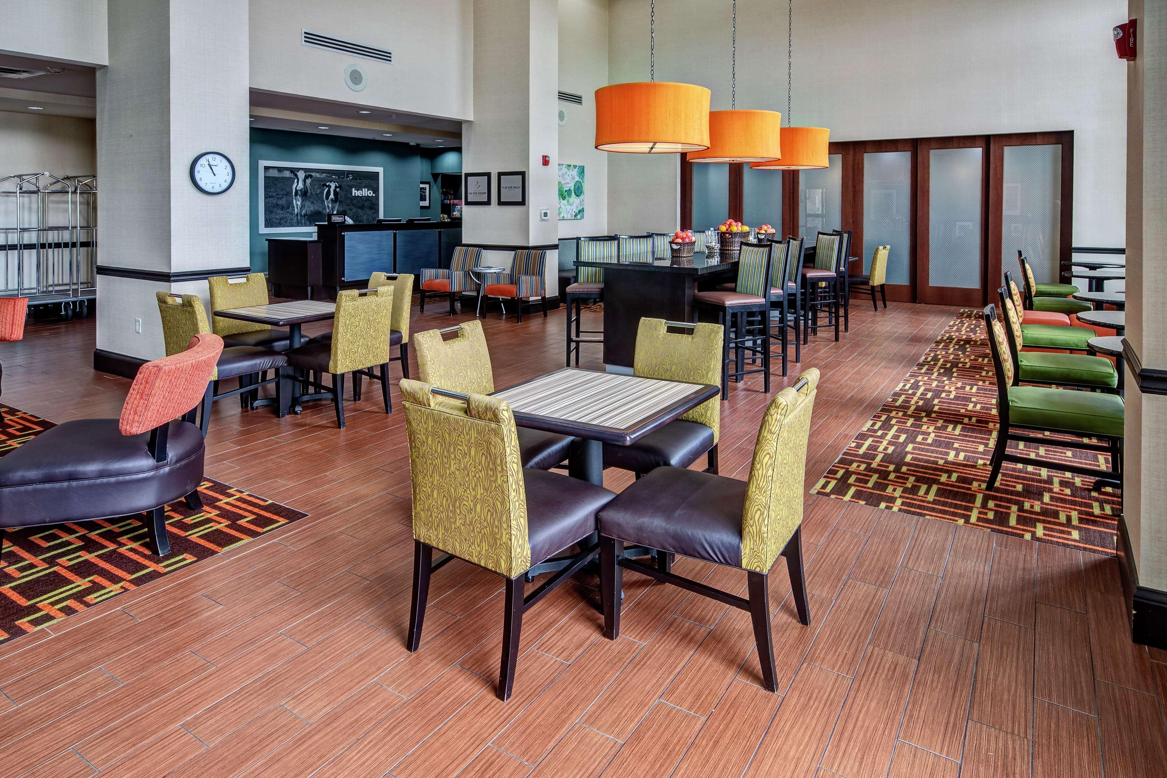 Hotel Hampton &